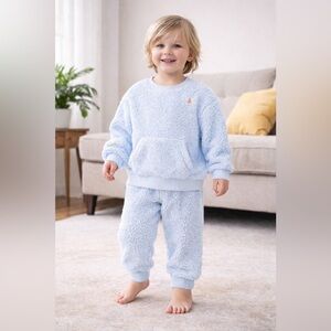 Gap Baby sherpa/fleece sweatshirt + jogger set (size 5 years)